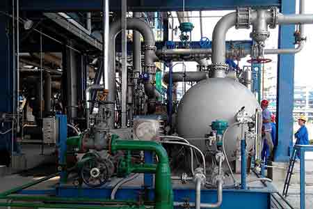 肯富来YABOCOM·（中国）官方网站机组在石化行业便用现场